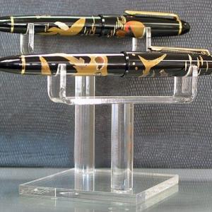 Acrylic Pen Holder and Acrylic Pen Display