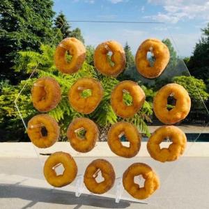 Hot Sale Custom Acrylic Doughnut Display Wall Clear Donut Wall Stand